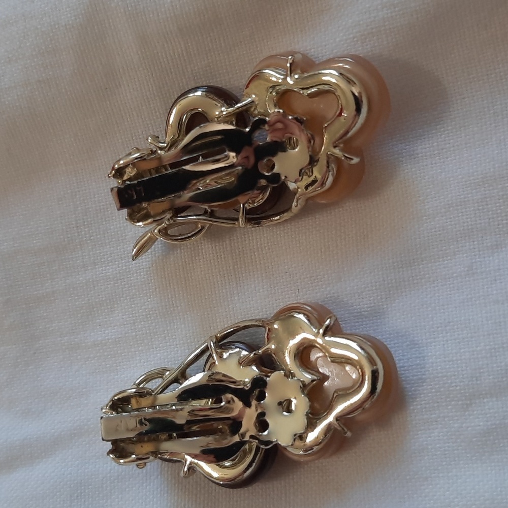Brown and cream neutral colored clip on earrings - Picture 5 of 5